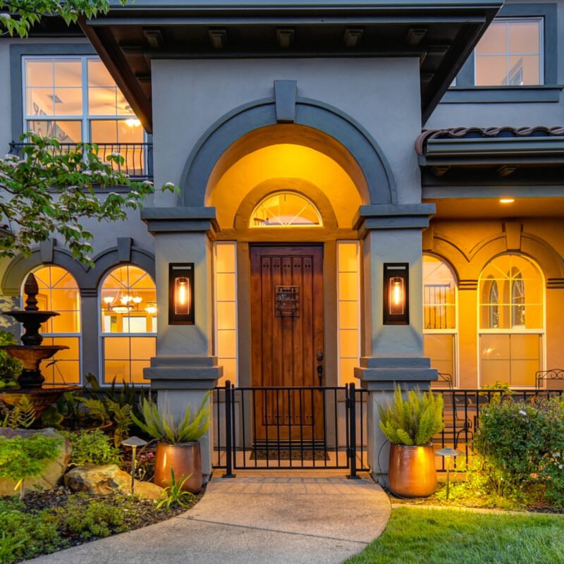 Outdoor Wall Light